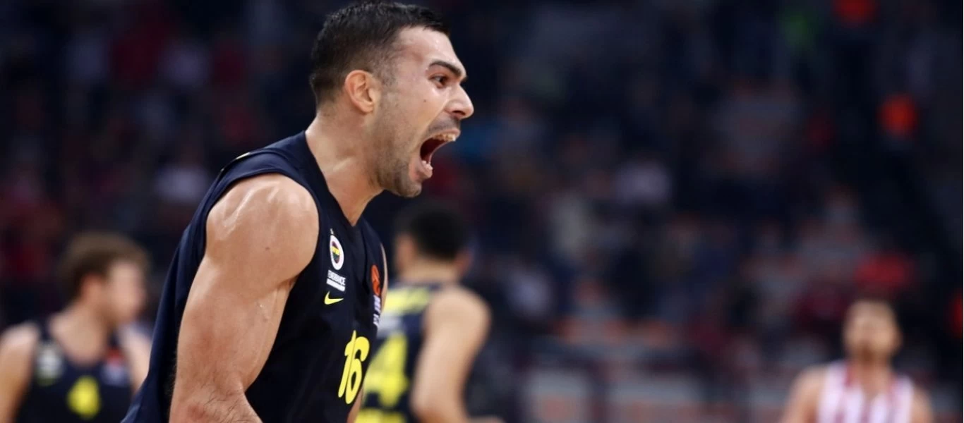 Κ.Σλούκας: Φεύγει από την Φενέρμπαχτσε (φωτό)